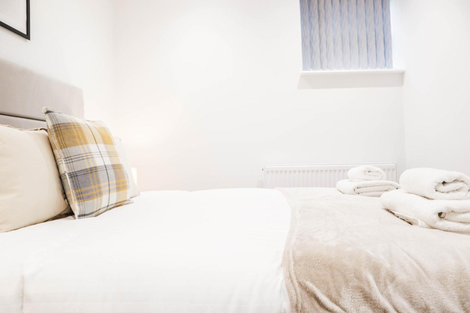 Modern 1-Bed Apartment In Buckinghamshire With Free Wifi, Parking & Garden High Wycombe Exterior photo