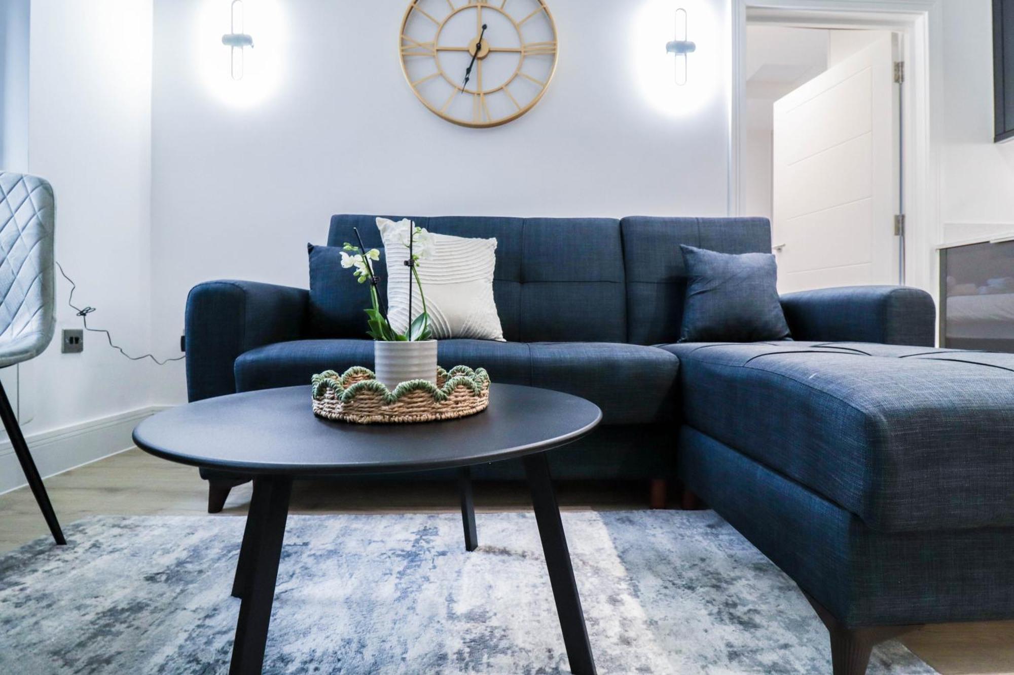 Modern 1-Bed Apartment In Buckinghamshire With Free Wifi, Parking & Garden High Wycombe Exterior photo