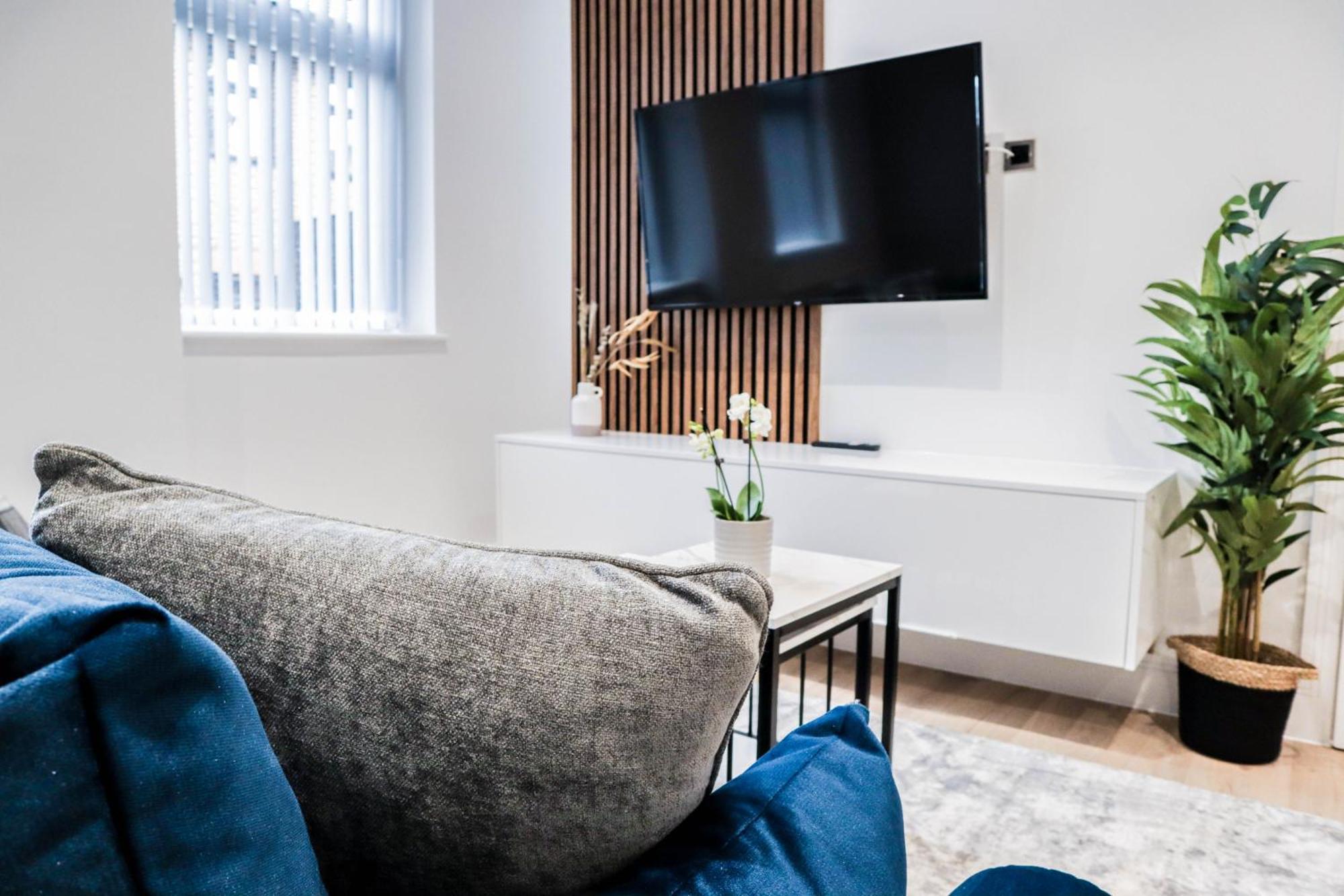 Modern 1-Bed Apartment In Buckinghamshire With Free Wifi, Parking & Garden High Wycombe Exterior photo