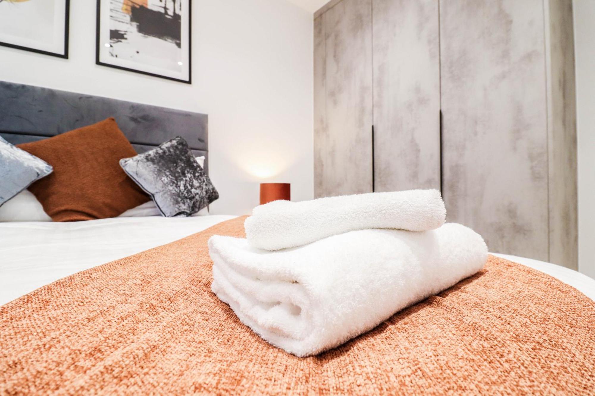 Modern 1-Bed Apartment In Buckinghamshire With Free Wifi, Parking & Garden High Wycombe Exterior photo
