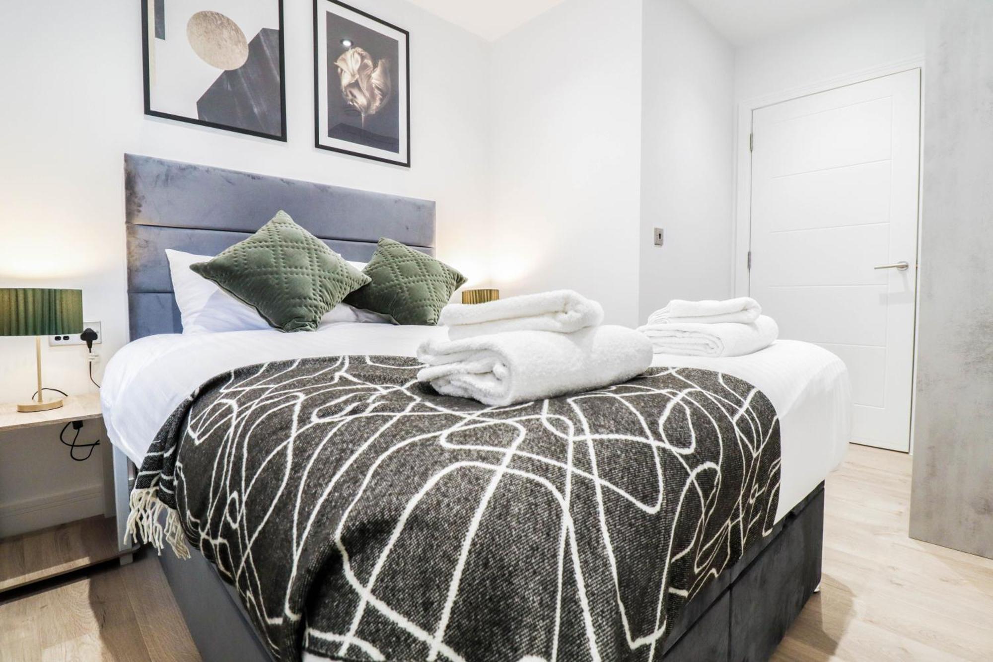 Modern 1-Bed Apartment In Buckinghamshire With Free Wifi, Parking & Garden High Wycombe Exterior photo