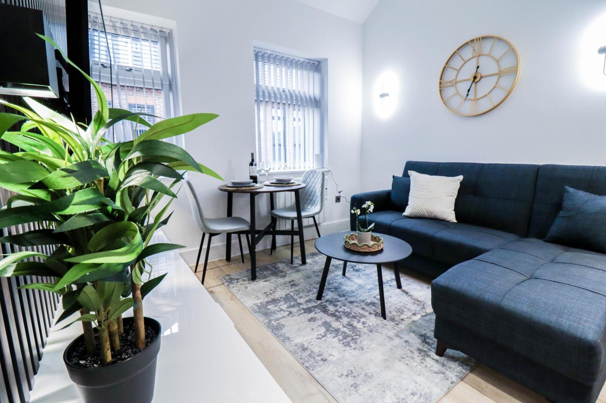 Modern 1-Bed Apartment In Buckinghamshire With Free Wifi, Parking & Garden High Wycombe Exterior photo