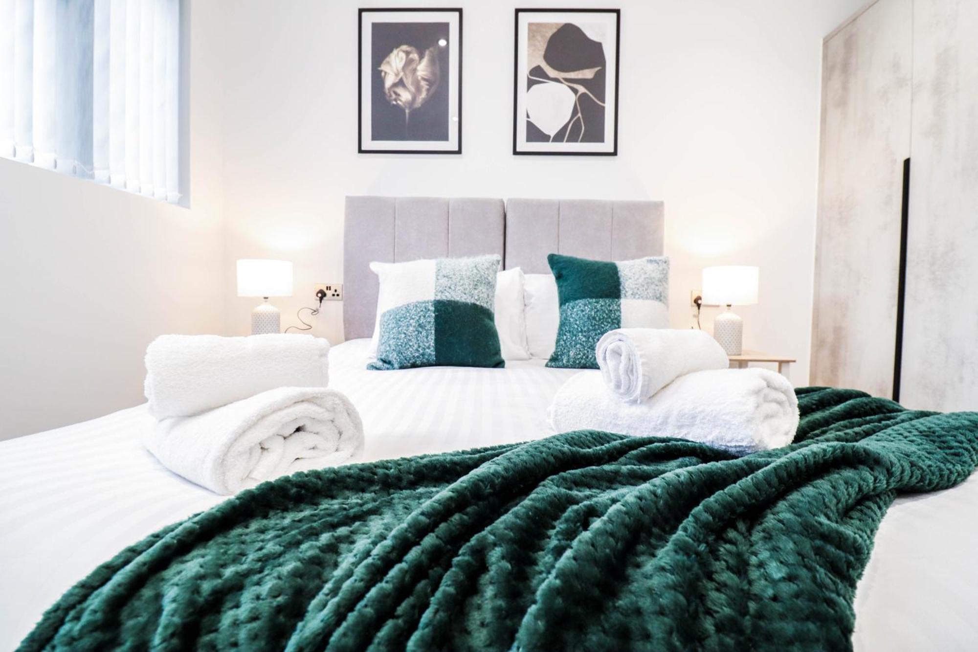 Modern 1-Bed Apartment In Buckinghamshire With Free Wifi, Parking & Garden High Wycombe Exterior photo