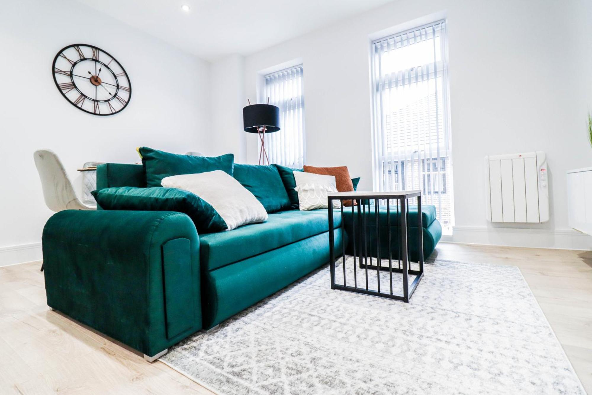 Modern 1-Bed Apartment In Buckinghamshire With Free Wifi, Parking & Garden High Wycombe Exterior photo