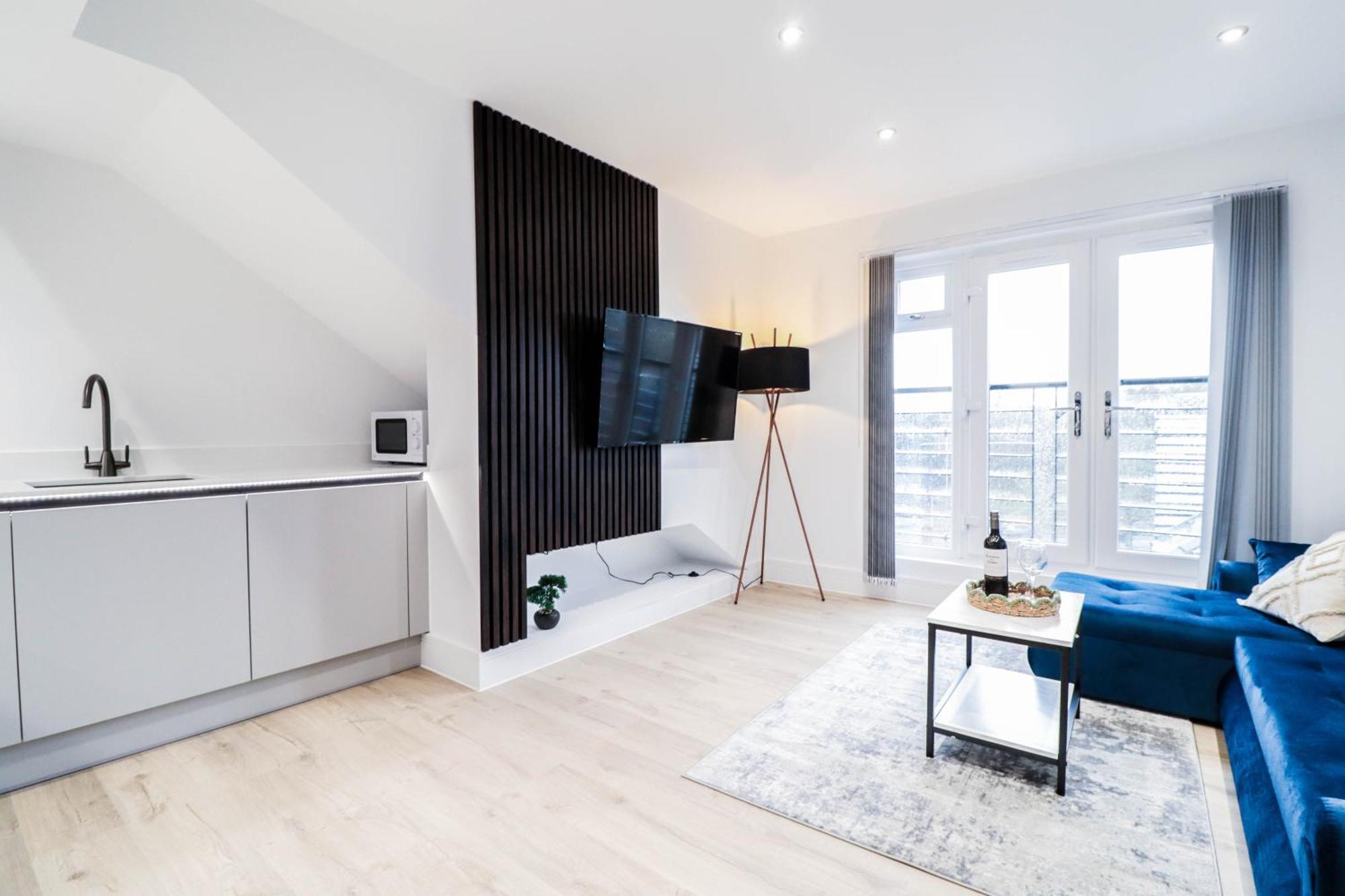 Modern 1-Bed Apartment In Buckinghamshire With Free Wifi, Parking & Garden High Wycombe Exterior photo